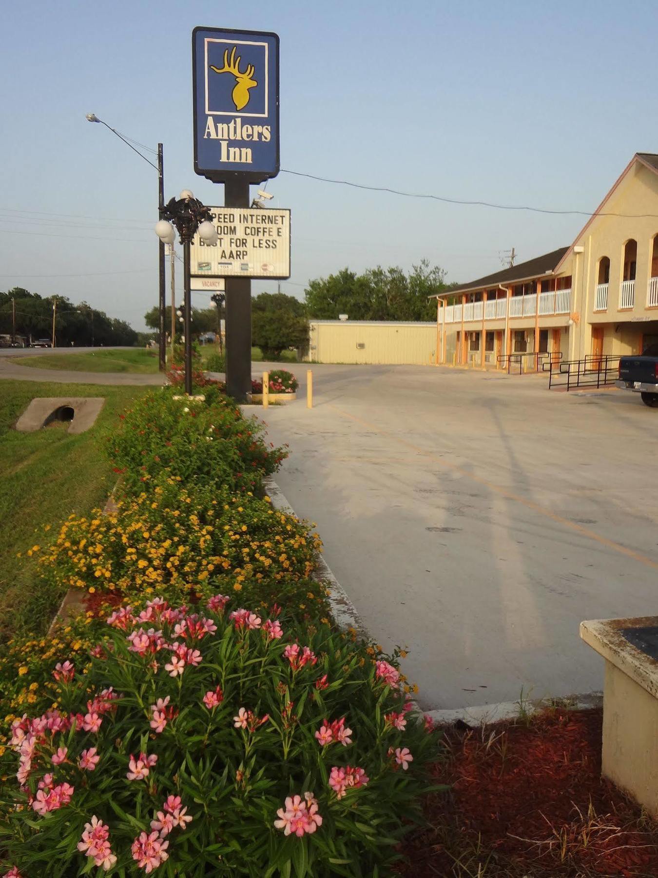 Antlers Inn Goliad מראה חיצוני תמונה